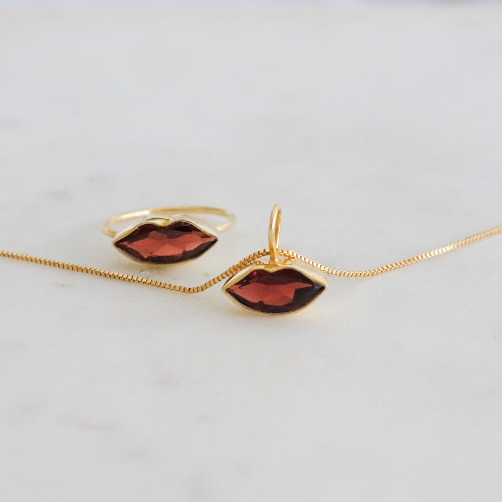 Garnet Kiss Ring