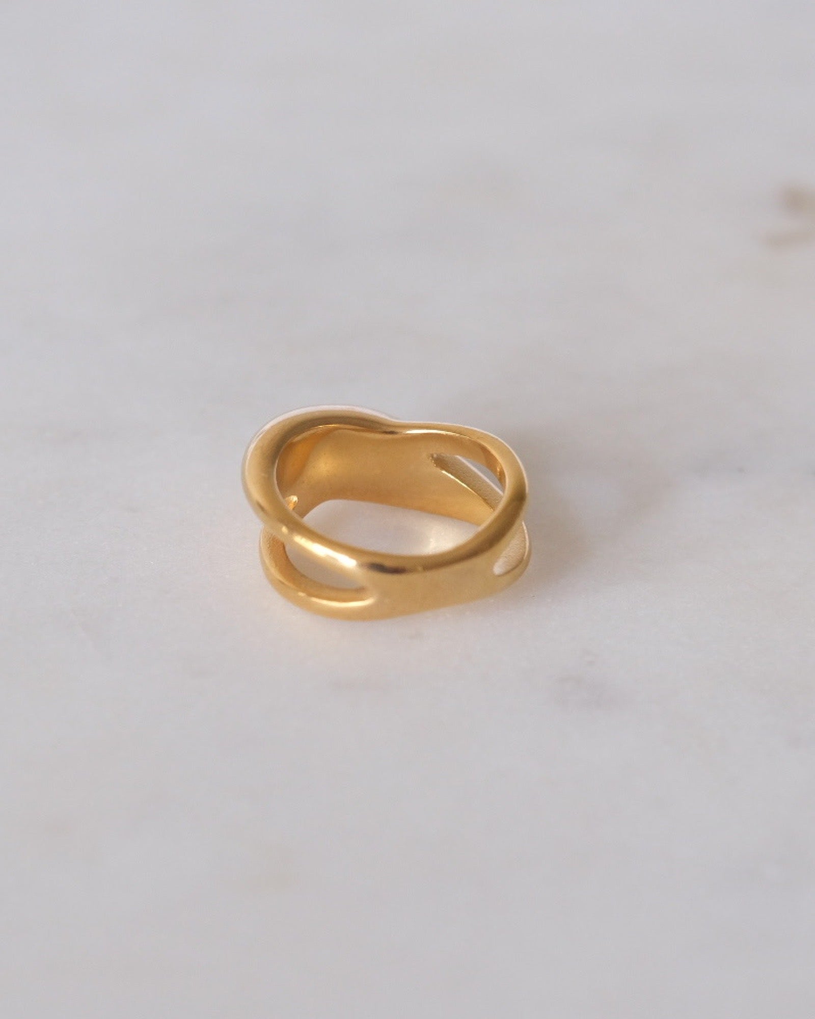 Cleo ring