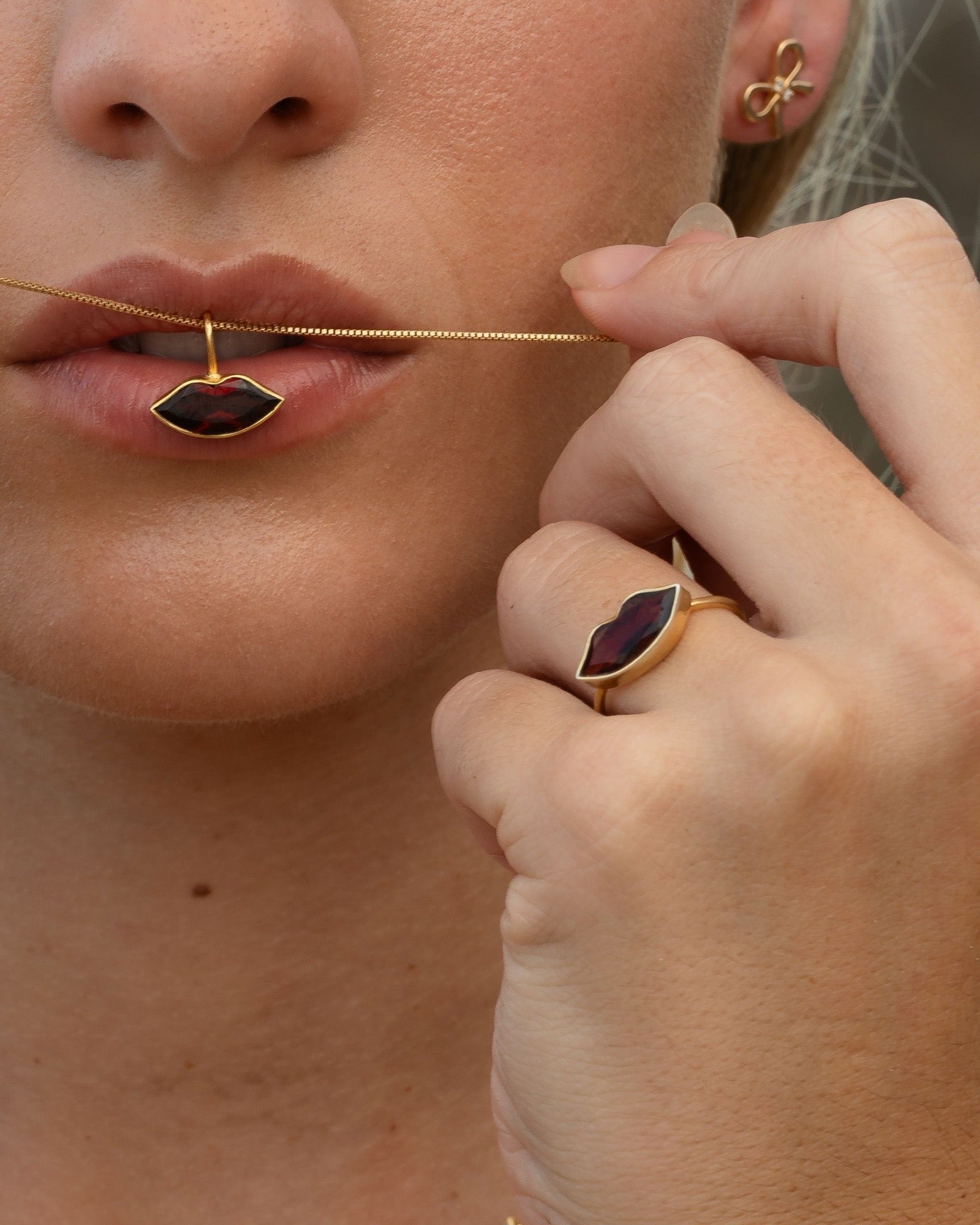 Garnet Kiss Ring