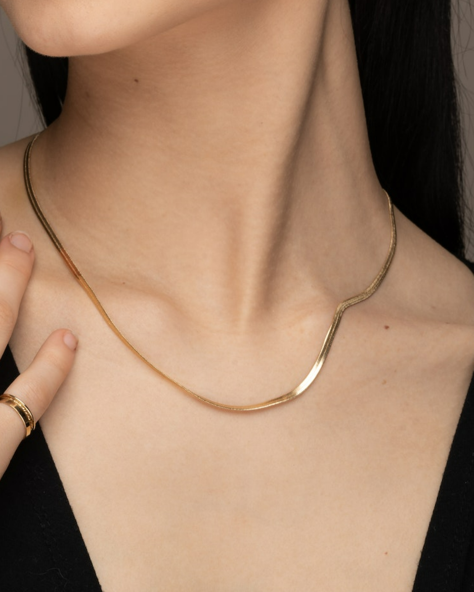 Agnes Herringbone Gold Necklace ERIJEWELRY