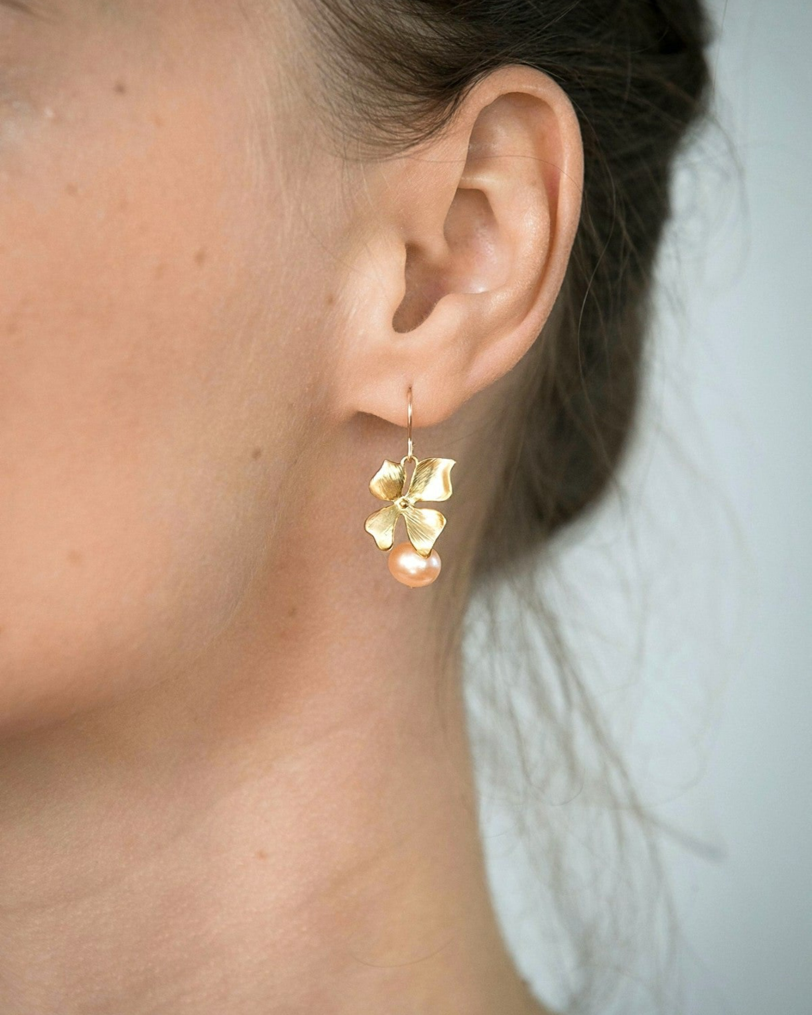 Mini Floral Pearl Earrings ERIJEWELRY