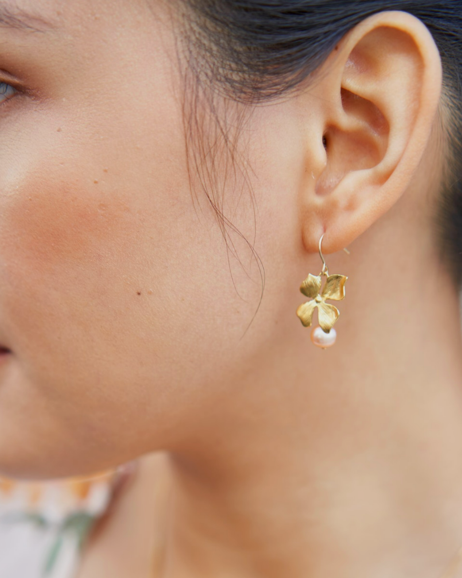 Mini Floral Pearl Earrings ERIJEWELRY