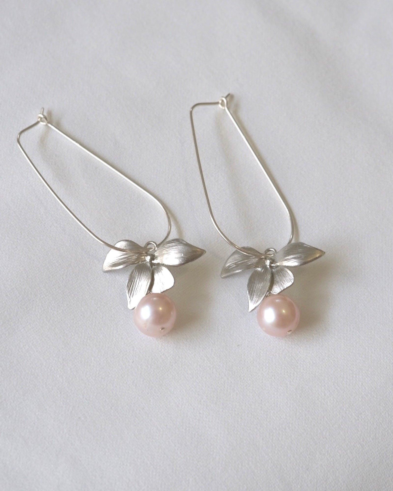 Floral Pearl U Hoop Earrings (Silver) ERIJEWELRY
