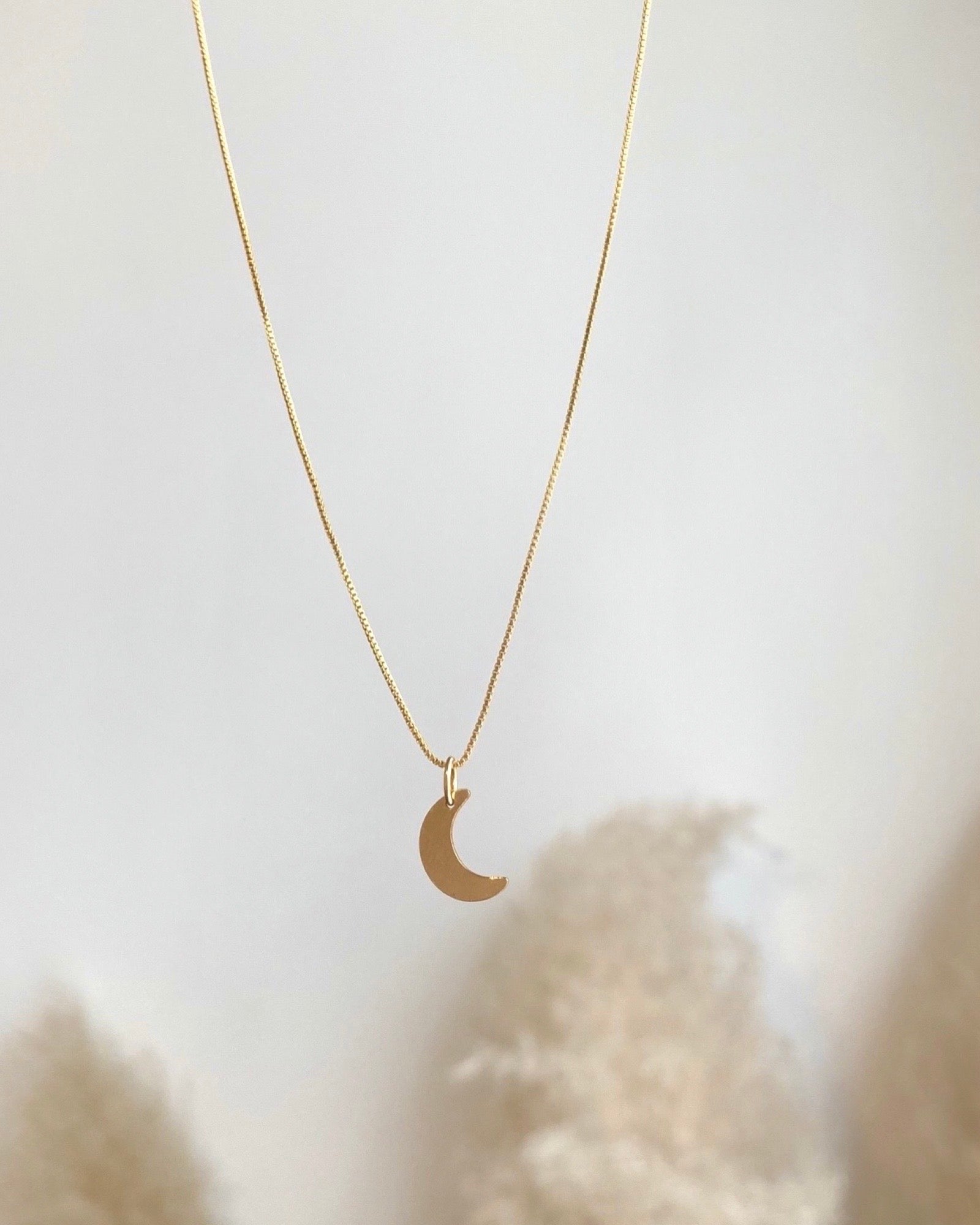 Crescent Necklace ERIJEWELRY