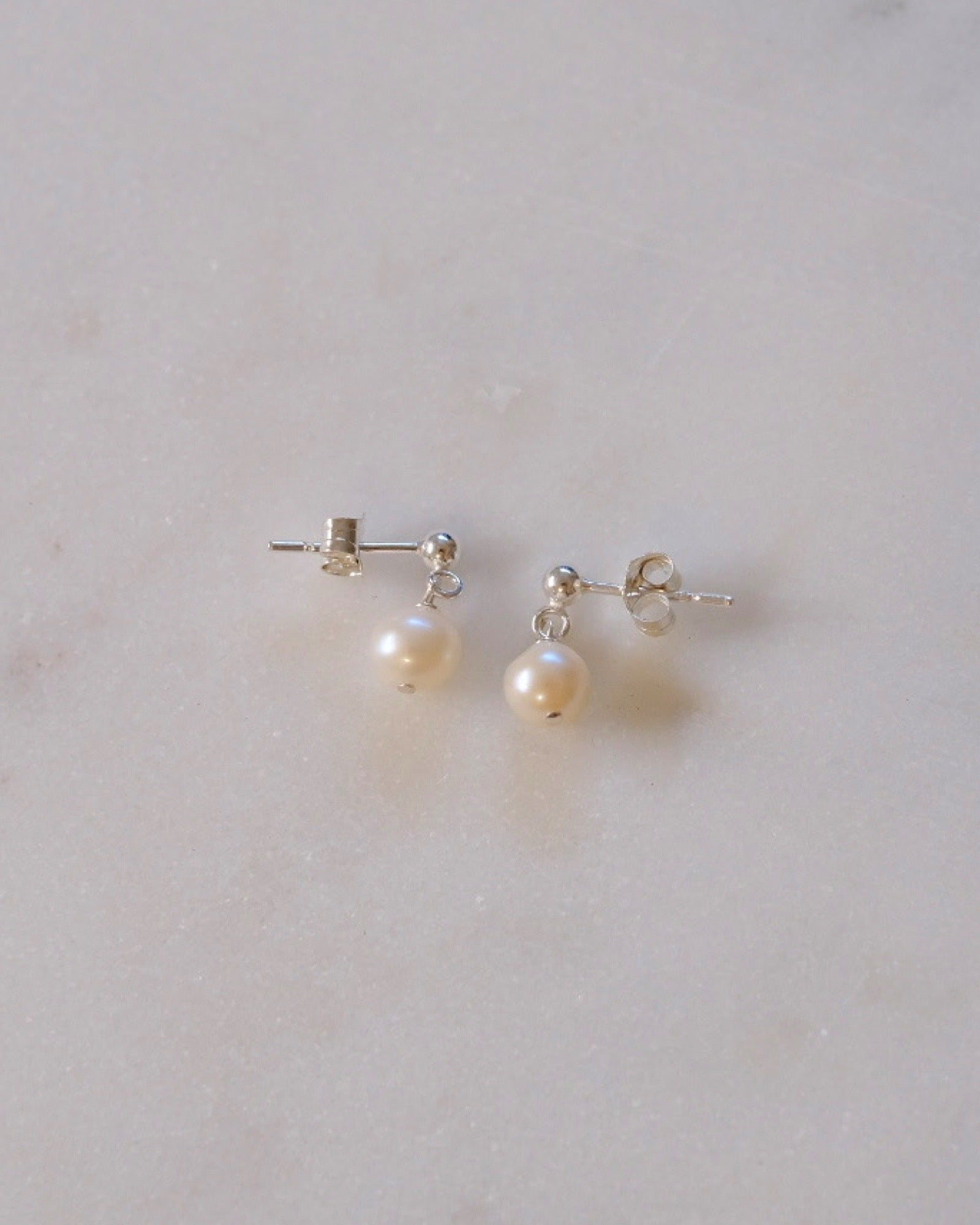 Pearl simple stud earrings (Silver) ERIJEWELRY