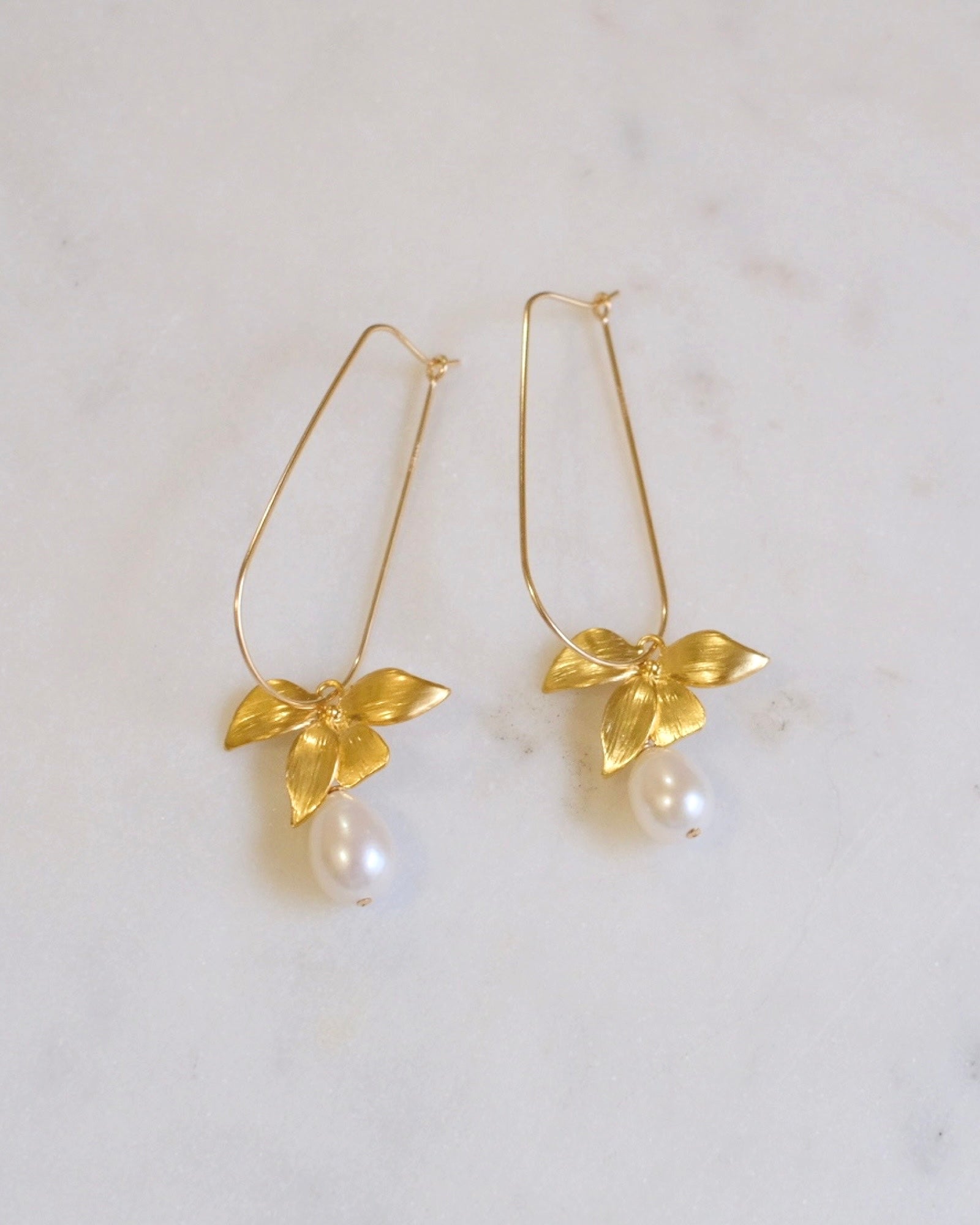 Floral pearl U hoop earrings ERIJEWELRY