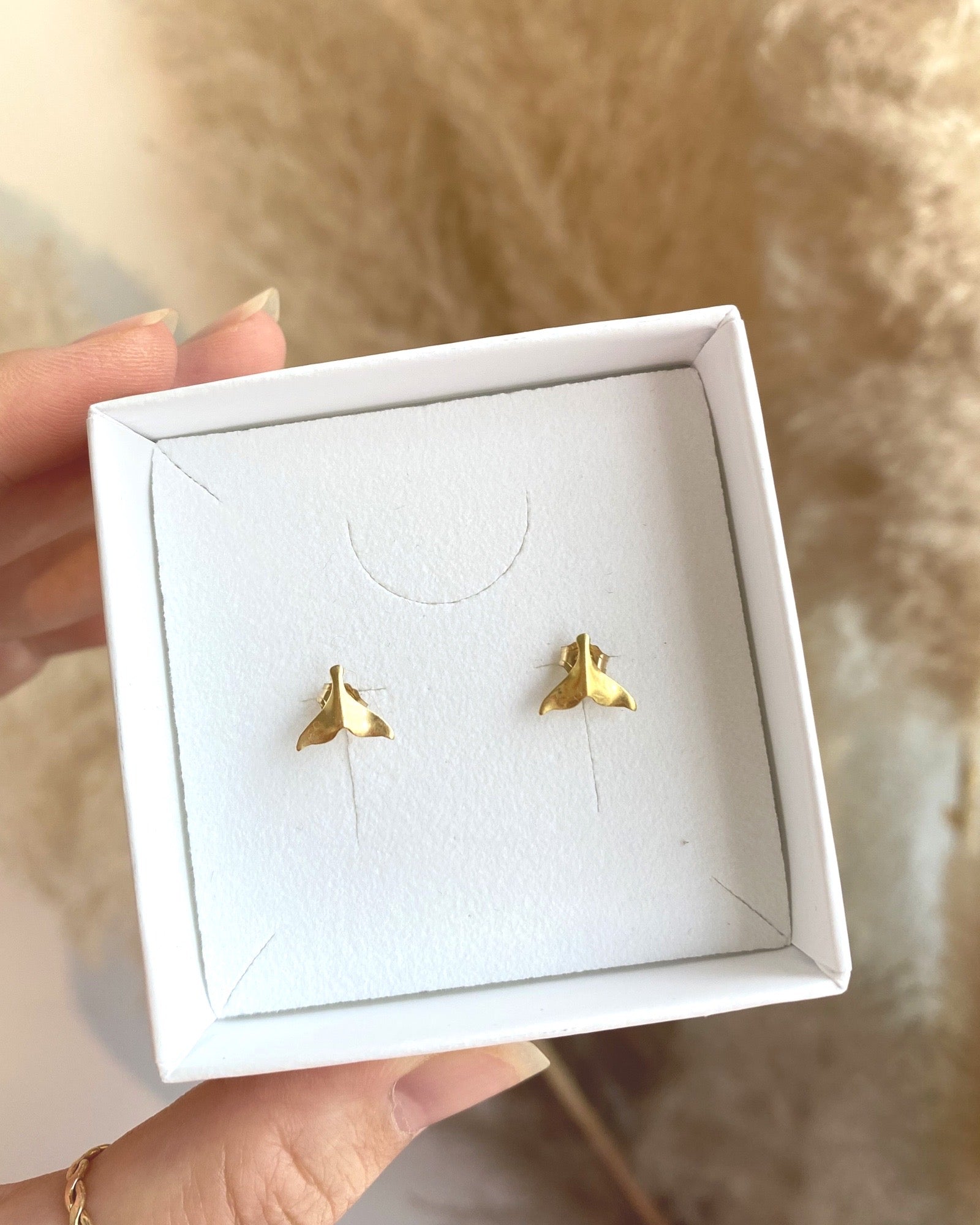 Whale Tail Stud Earrings ERIJEWELRY