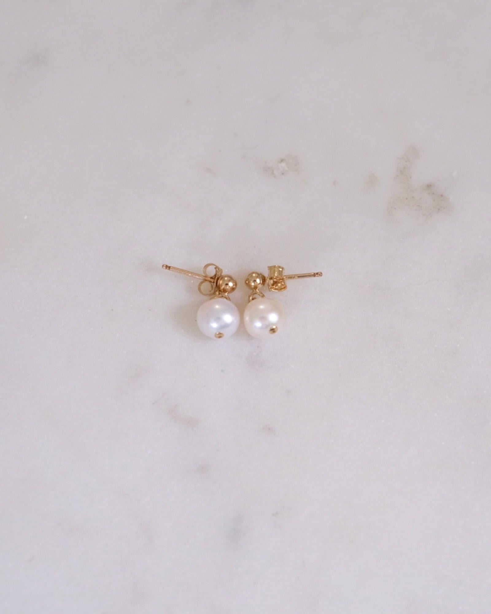 Simple Pearl Stud Earrings ERIJEWELRY