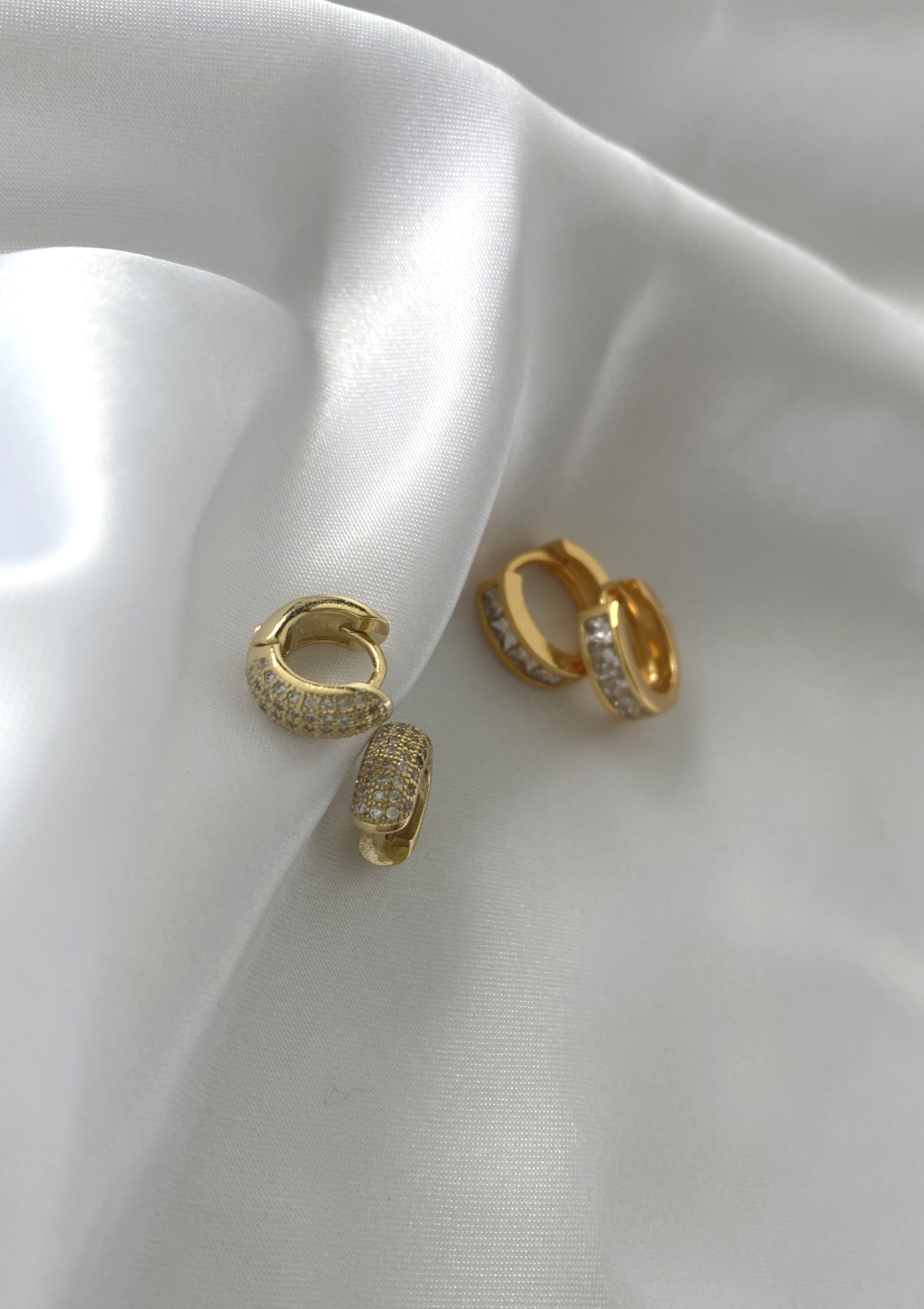 élégante Huggie Hoops ERIJEWELRY