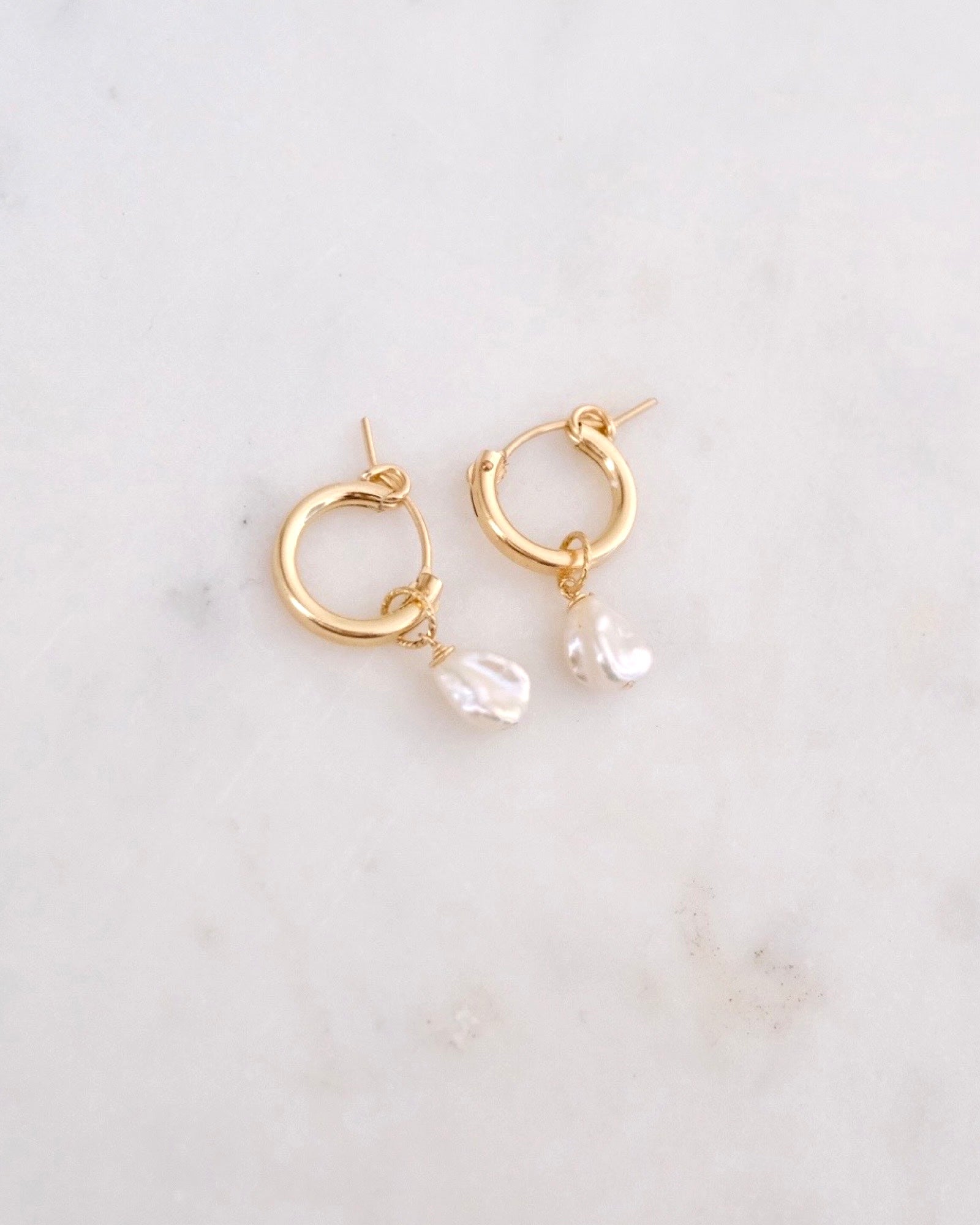 Petite Keshi Huggie Hoops ERIJEWELRY