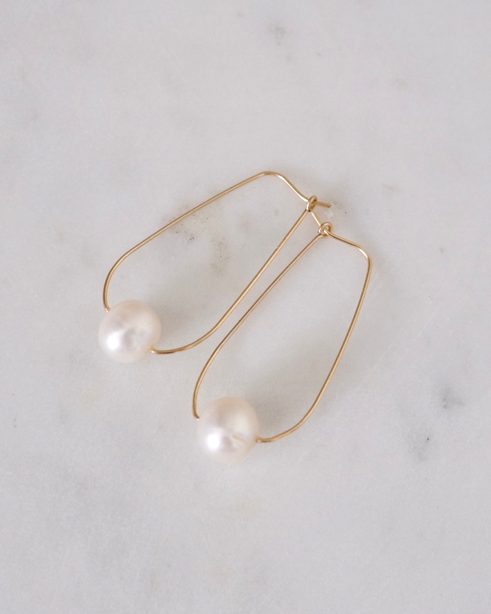 Pearl U Hoop Earrings ERIJEWELRY