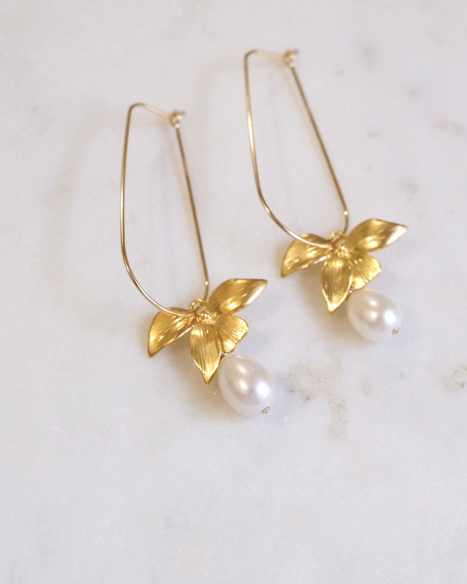 Floral pearl U hoop earrings ERIJEWELRY