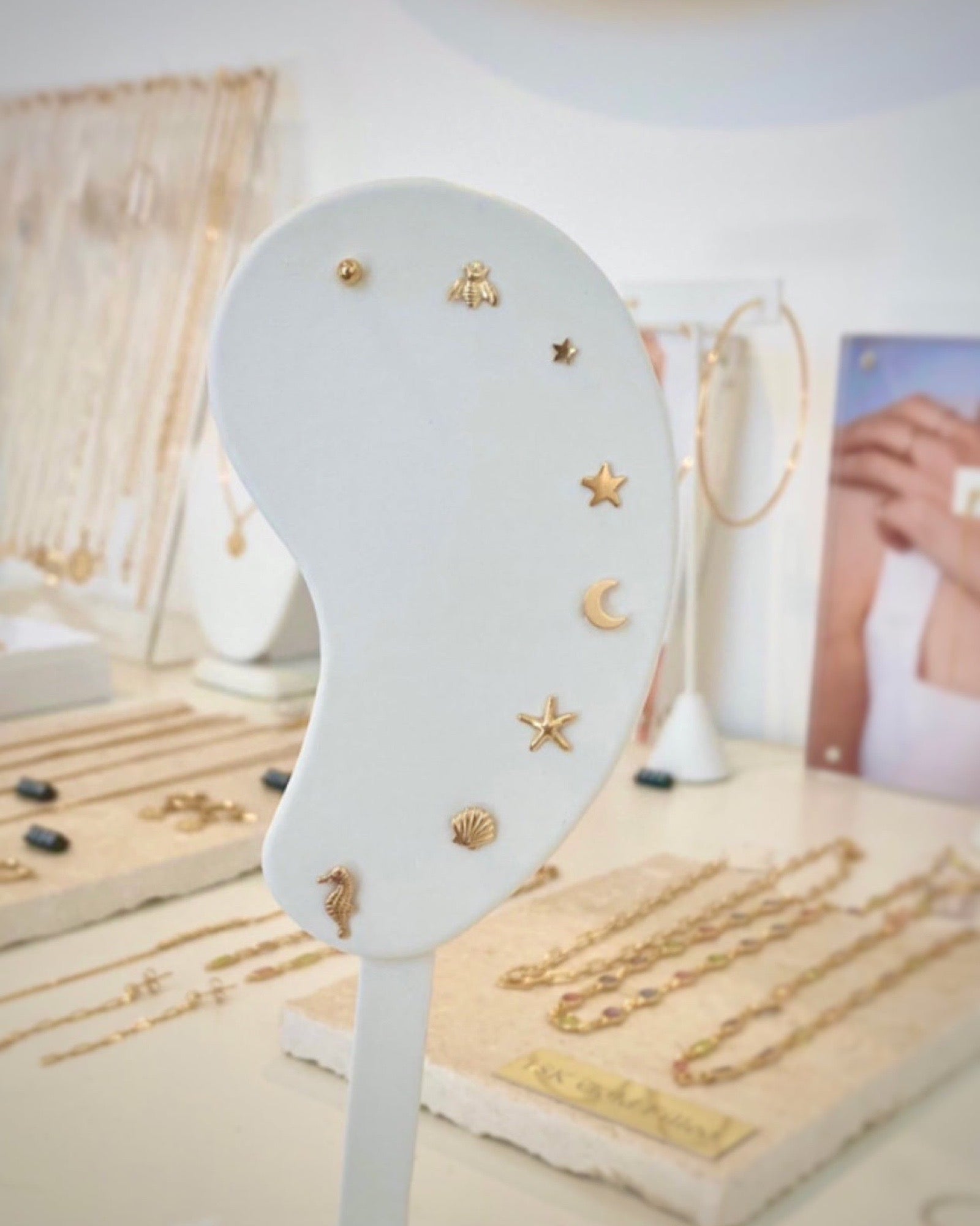 Shell Stud Earrings ERIJEWELRY
