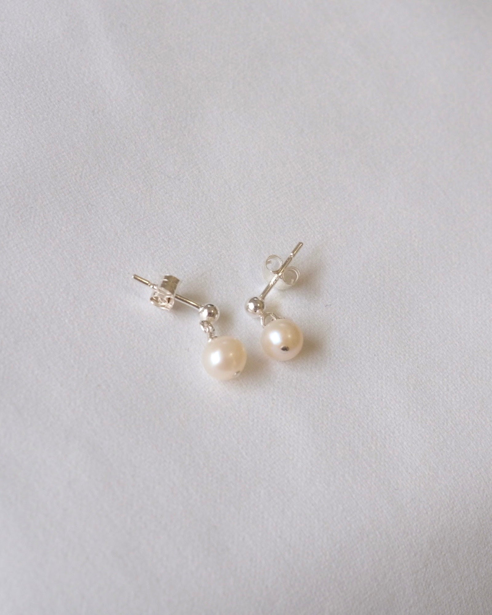 Pearl simple stud earrings (Silver) ERIJEWELRY