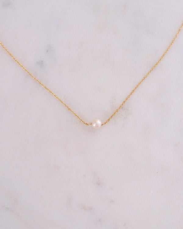 Petite Pearl Simple Necklace