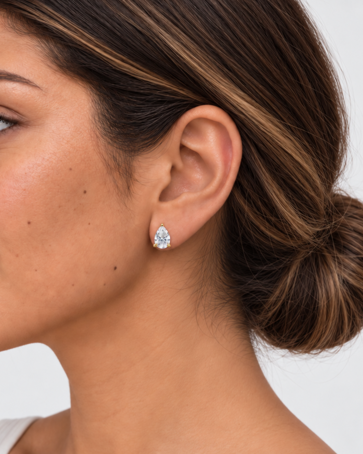Drop stud earrings