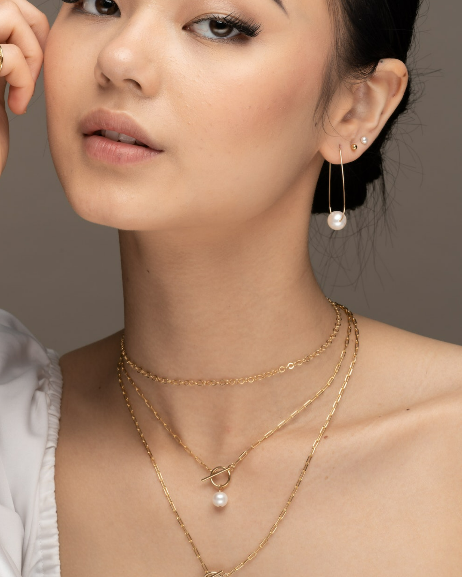 Pearl U Hoop Earrings ERIJEWELRY