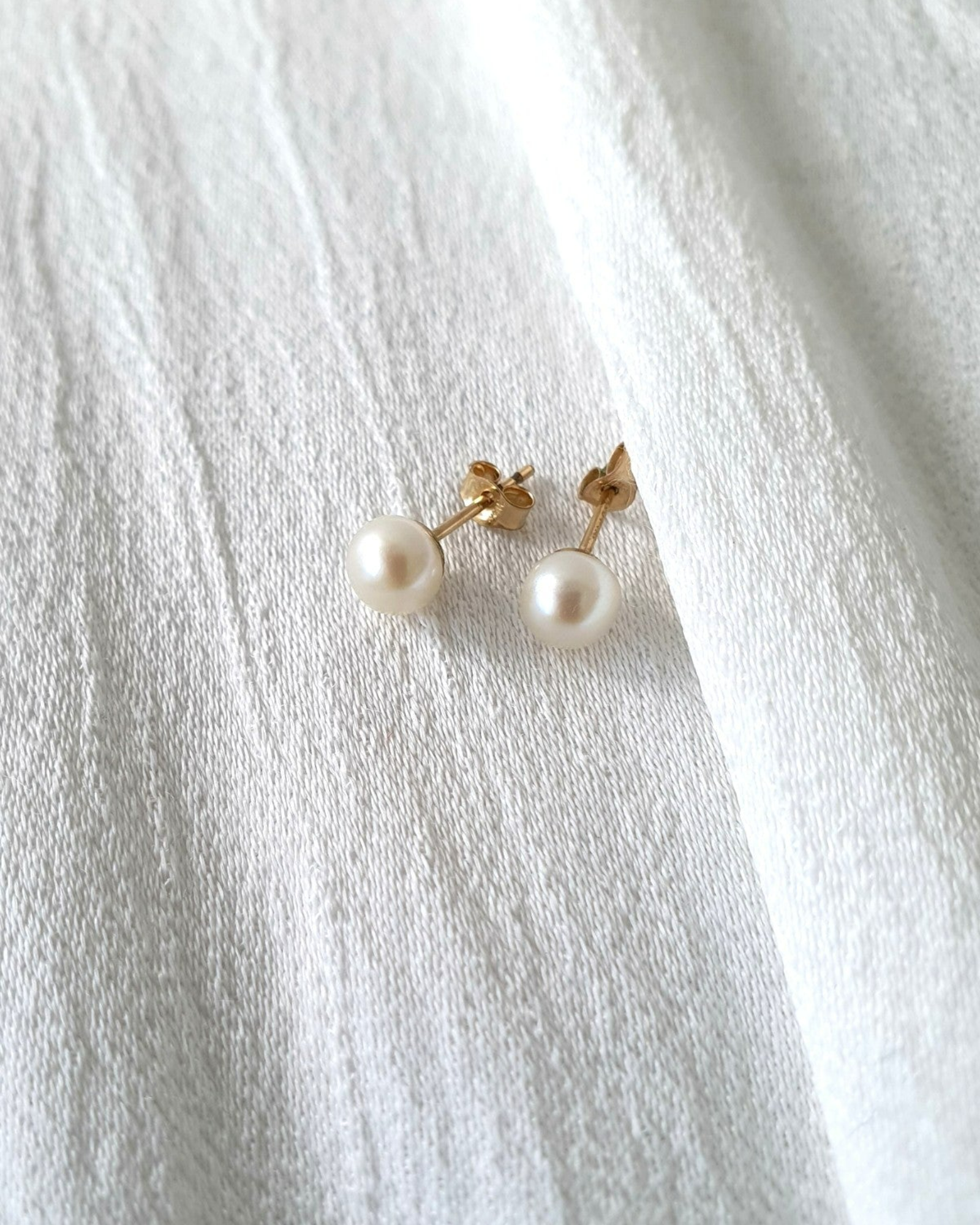 Petite Pearl Stud Earrings ERIJEWELRY
