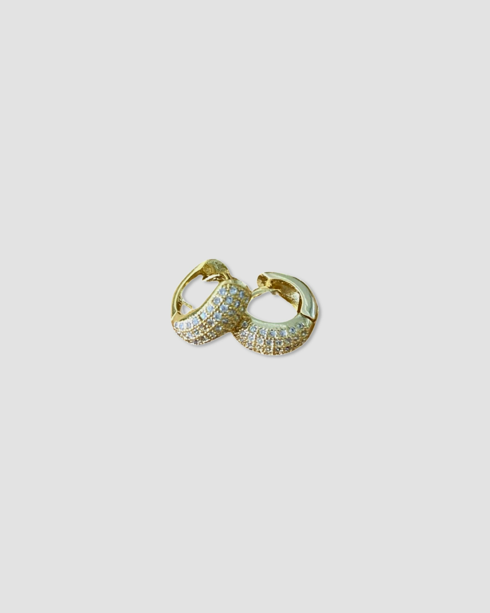 élégante Huggie Hoops ERIJEWELRY