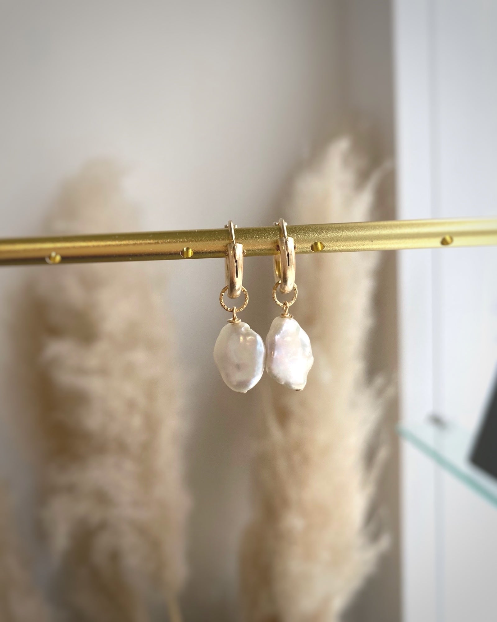 Keshi Pearl Huggie Hoop Earrings ERIJEWELRY